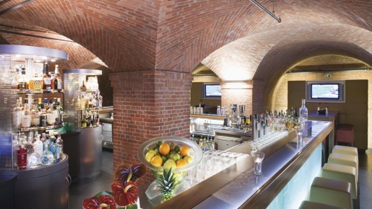 Mövenpick Hotel Bar