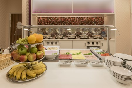 Hampton by Hilton Breakfast